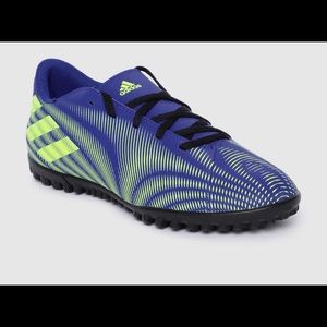 Adidas men’s football shoe size 8